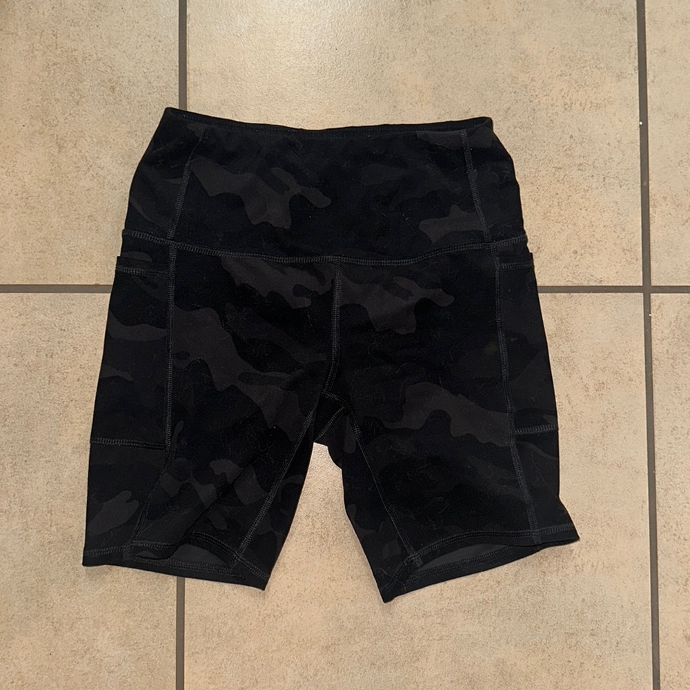 Black camo biker shorts